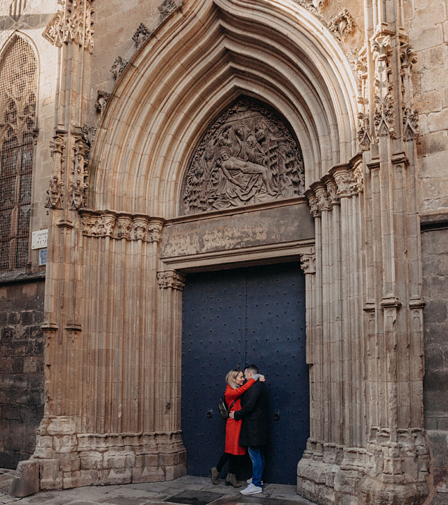 Matt and Julia in the Gothic Quarter in Barcelona